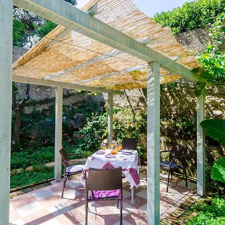 Eos & Vespera - One Bedroom With Terrace And Garden View... Apartman *