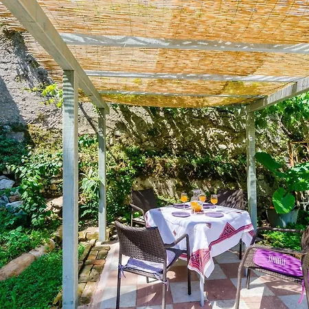 Eos & Vespera - One Bedroom With Terrace And Garden View... *